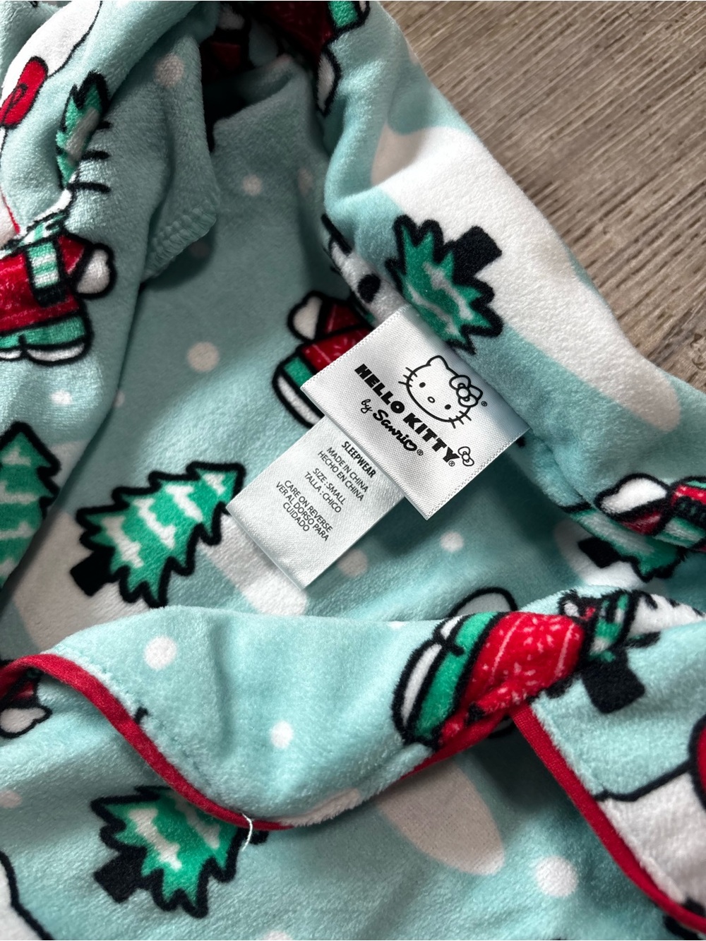 Hello Kitty Pajama Set - Picture 3 of 3